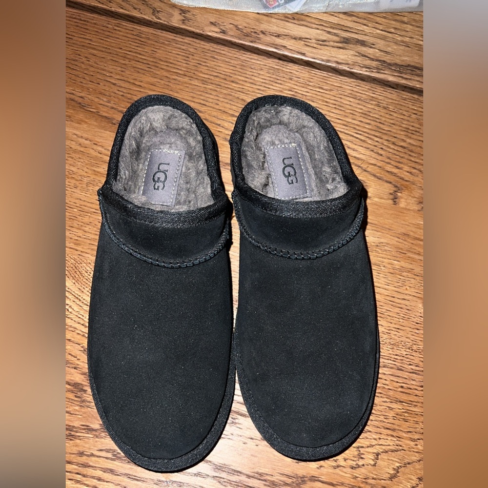 BLACK UGG SLIPPERS SIZE 6